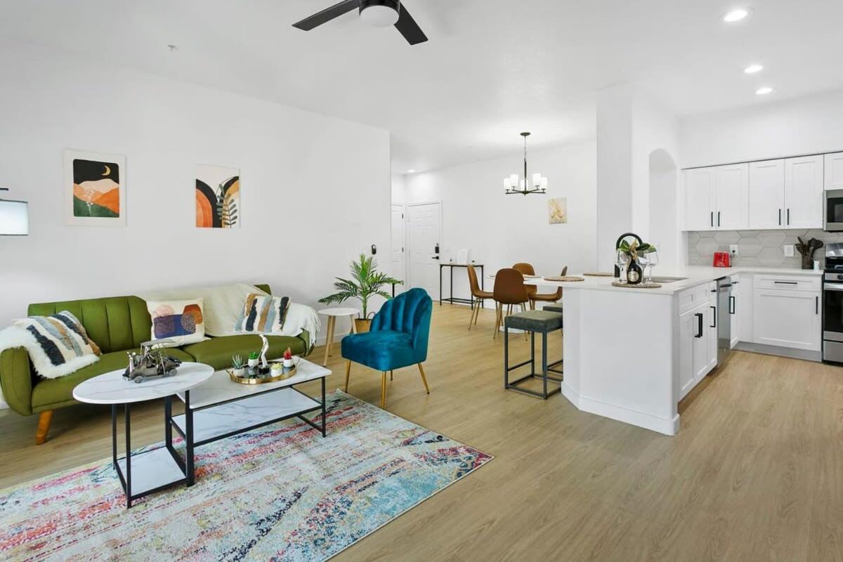 Cozysuites Glendale By The Stadium With Pool 02 エクステリア 写真
