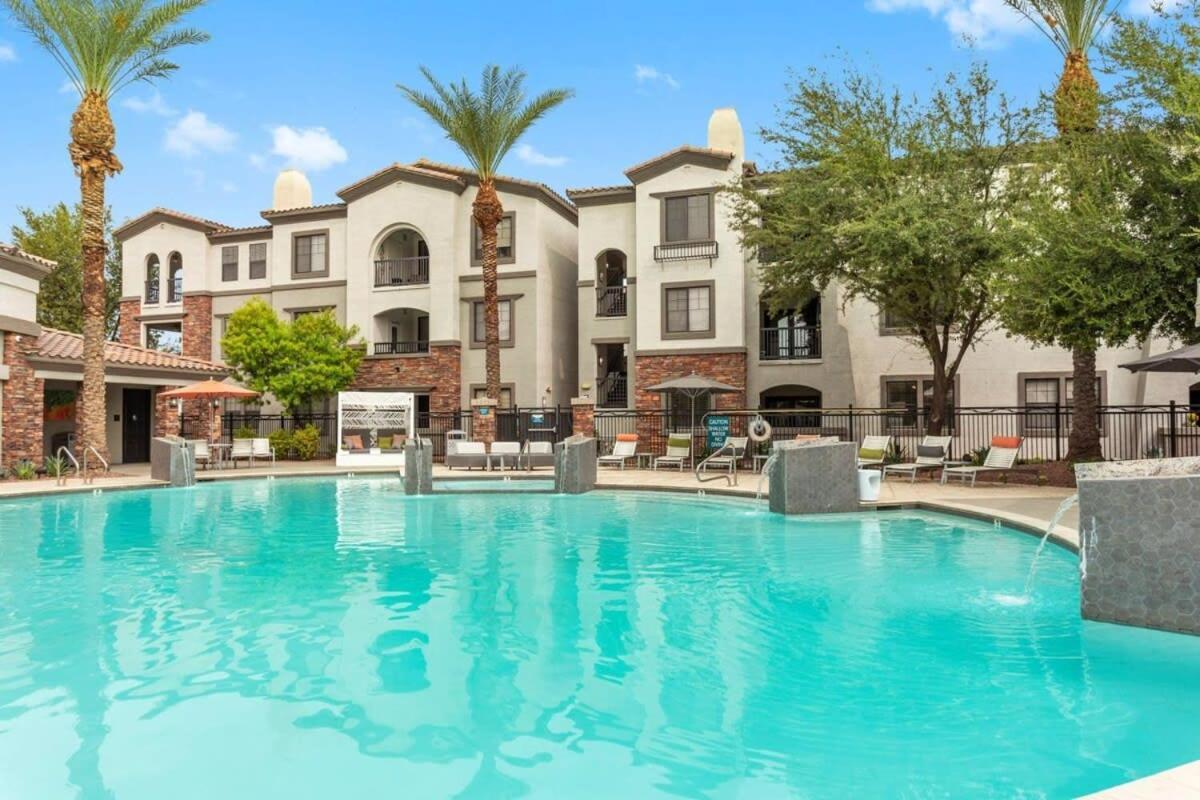 Cozysuites Glendale By The Stadium With Pool 02 エクステリア 写真