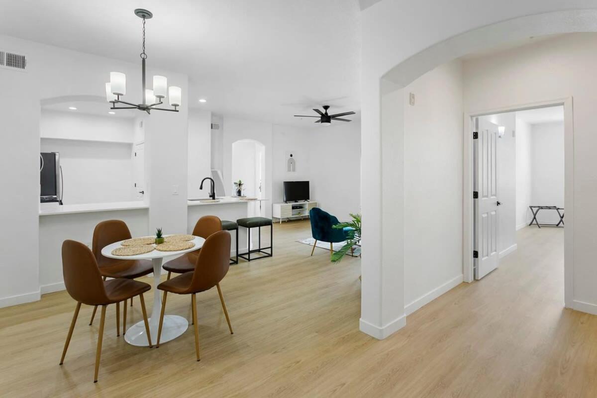 Cozysuites Glendale By The Stadium With Pool 02 エクステリア 写真