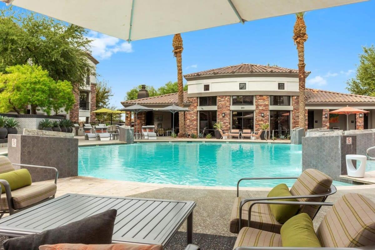 Cozysuites Glendale By The Stadium With Pool 02 エクステリア 写真