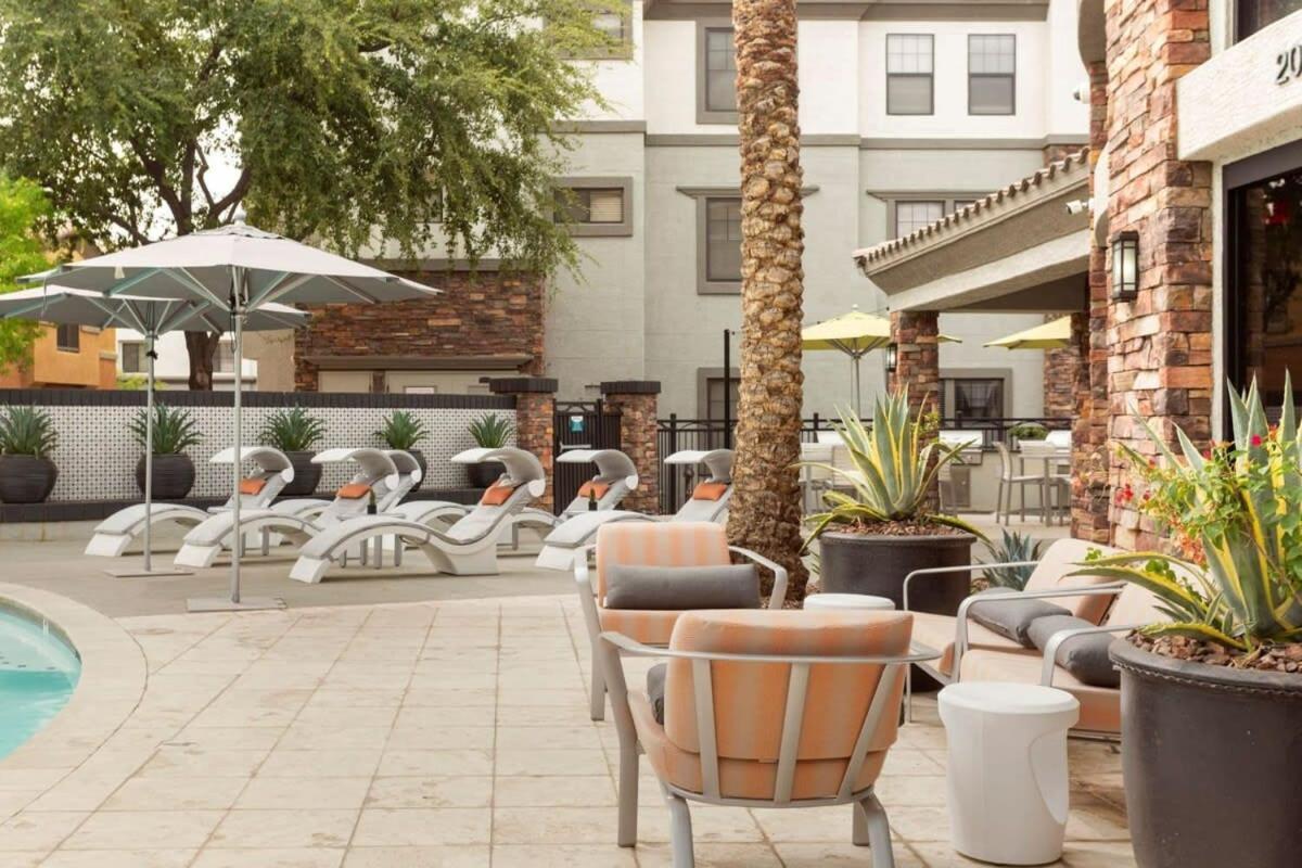 Cozysuites Glendale By The Stadium With Pool 02 エクステリア 写真